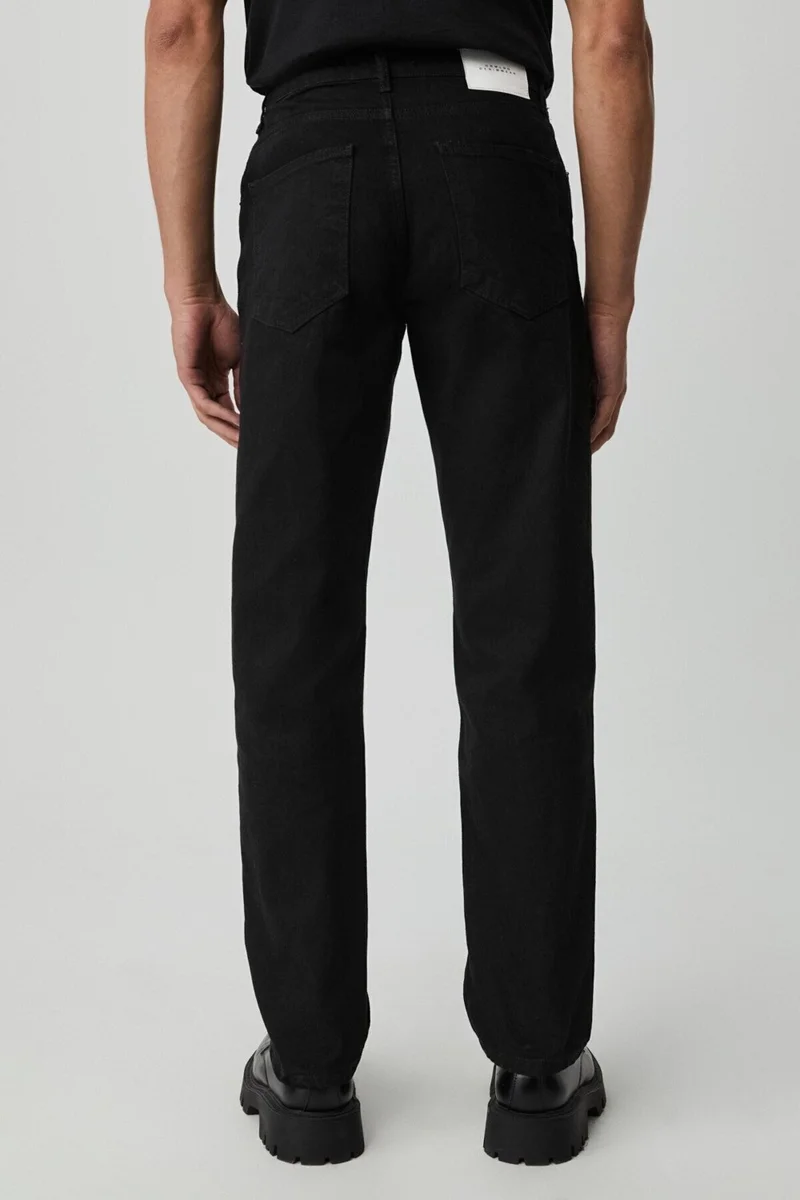 جريميلانج Men's Regular Fit Relaxed Cut Thick Textured Wash Effect Magic Denim Black Jeans