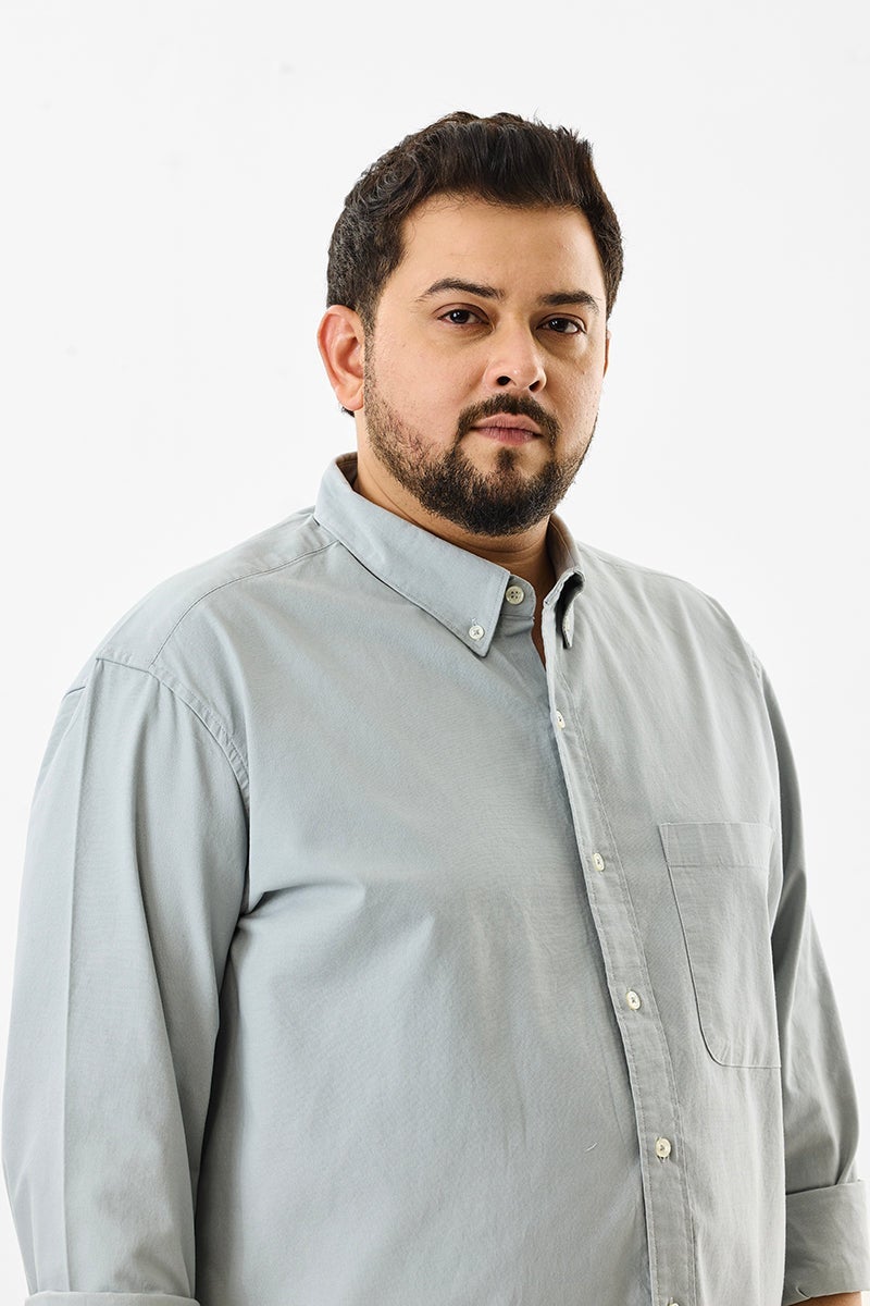 SNITCH قمصان بلس سايز بلون رمادي فاتح من لوسيا - Image 4