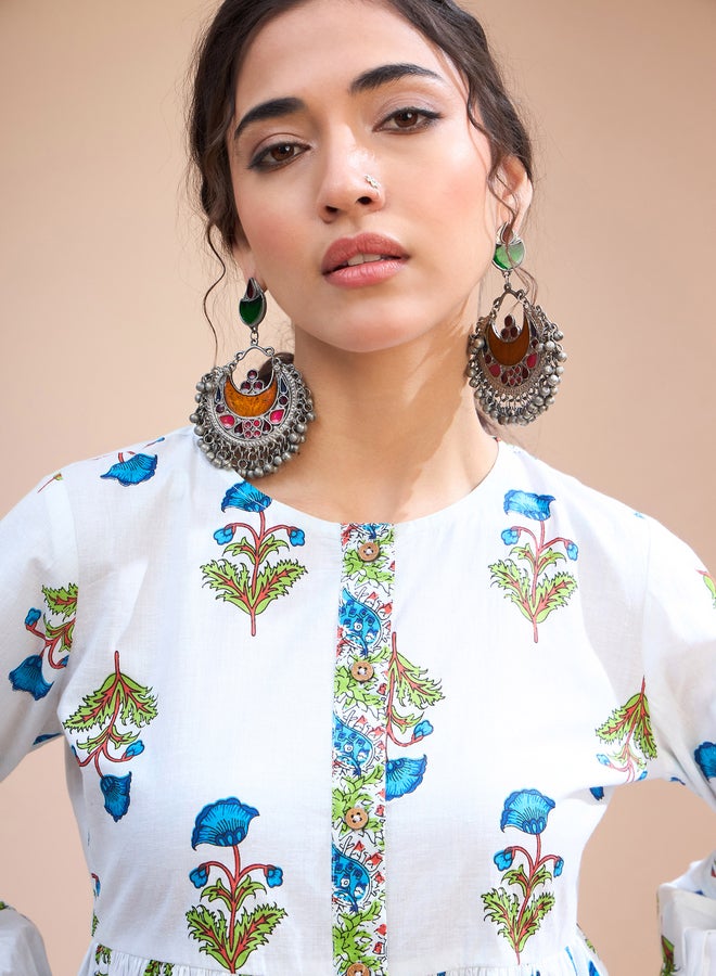 SASSAFRAS White Floral Wood Buttoned Gathered Kurti - Image 4