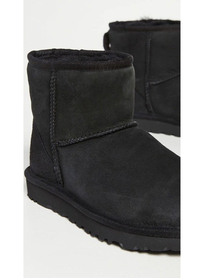 UGG Women's Classic Mini II Winter Boot, Black, 7 - Image 5