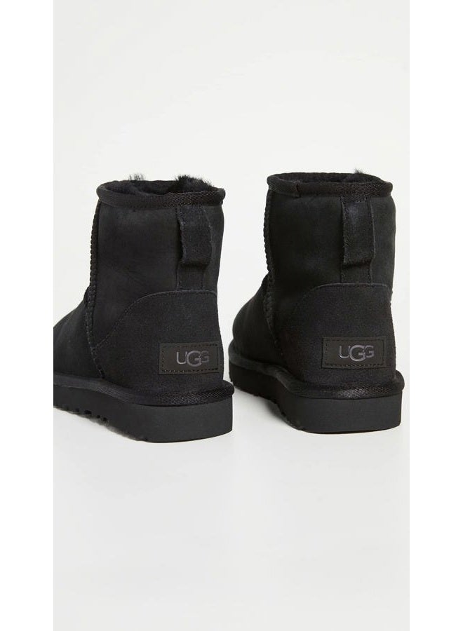 UGG Women's Classic Mini II Winter Boot, Black, 7 - Image 4