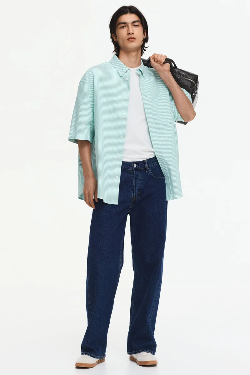 اتش اند ام قميص أكسفورد بقصّة مريحة وبأكمام قصيرة