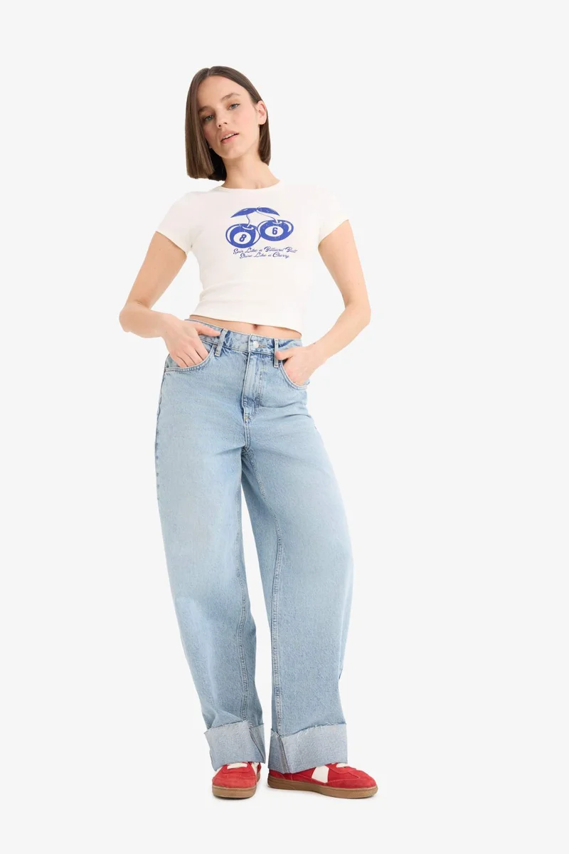 ديفاكتو Fitted Crew Neck Printed Ribbed T-Shirt