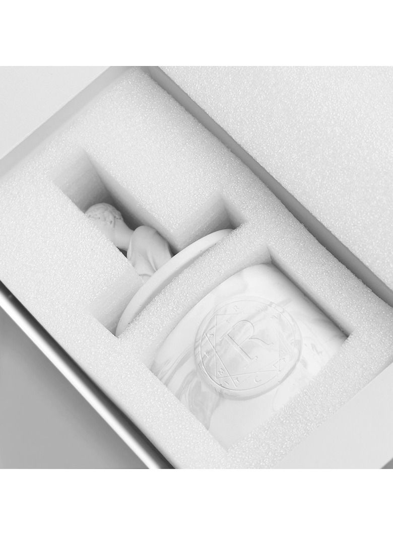 سان دييغو هاكل بيري شمعة معطرة مع إغلاق علوي ومظهر فاخر حديث