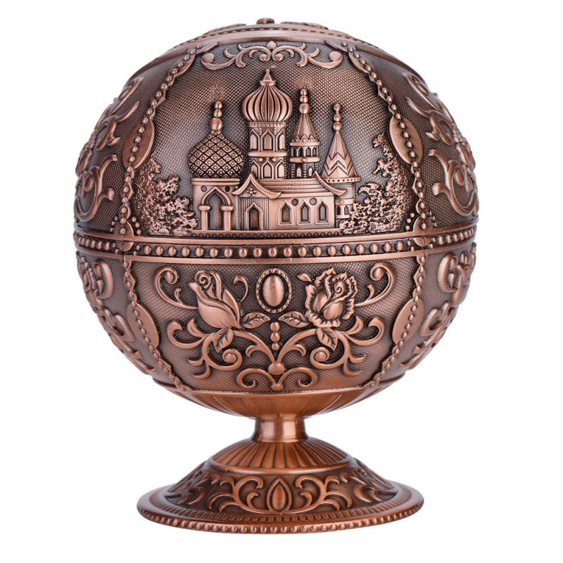 Vintage Metal Ashtray with Electroplating Process Wear-Resistant Decorative Ashtray - Delicate Carving Pattern Storage Box for Home Decor - Image 3