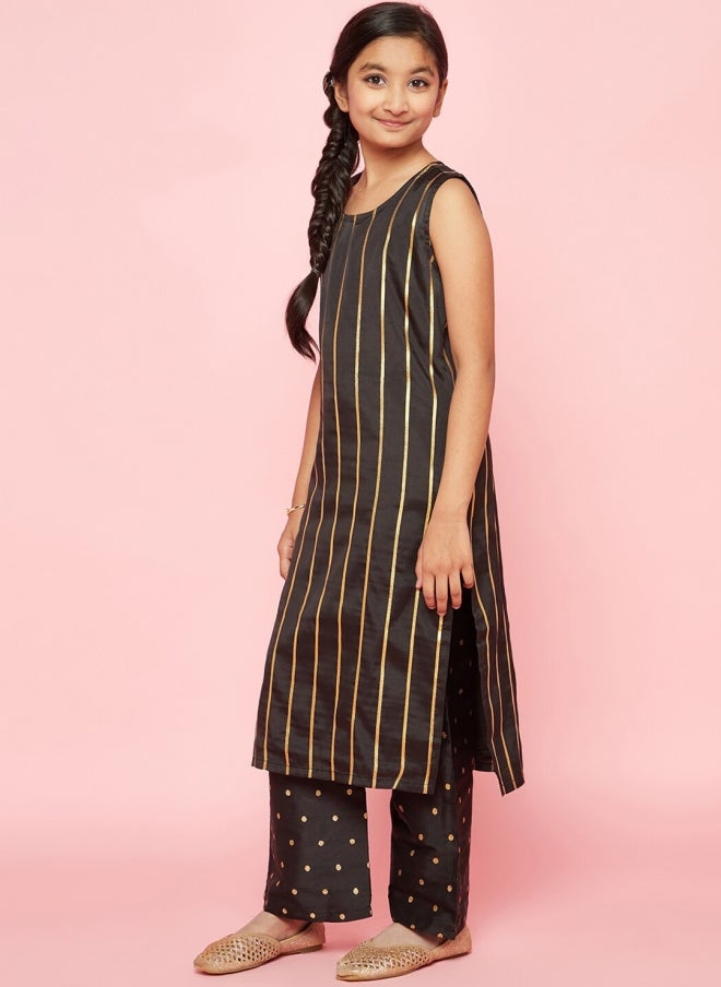 أيه كيه إس طقم كورتا مخطط باللون الأسود للفتيات - Image 5