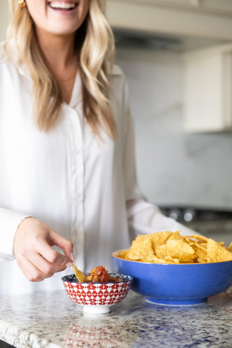 Annovero Serving Bowls - Large Big Bowl for Mixing, Salad, Pasta, Mashed Potato, Chips - Colorful & Decorative for Parties & Entertaining - Microwave, Oven Safe - No Lead & Cadmium - 72 Oz - Set of 3 - Image 2