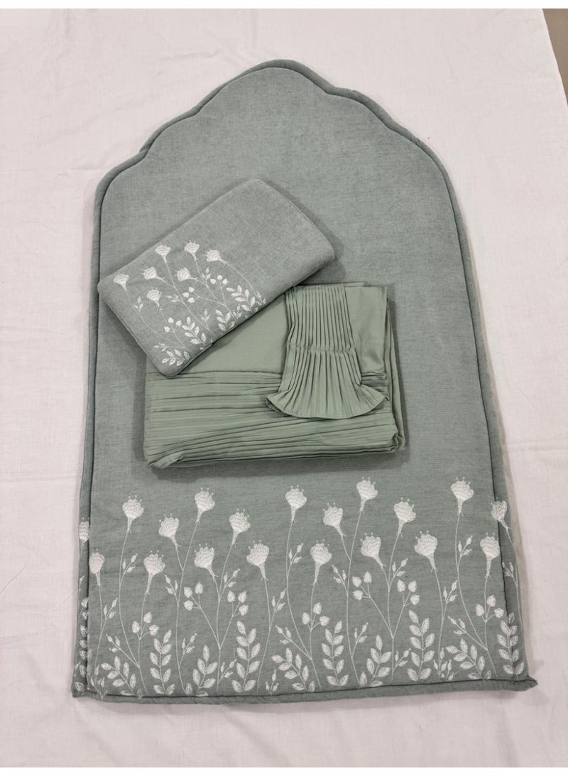 برايدس طقم سجادة صلاه مع شرشف صلاه بكسرات ملكي - Image 3