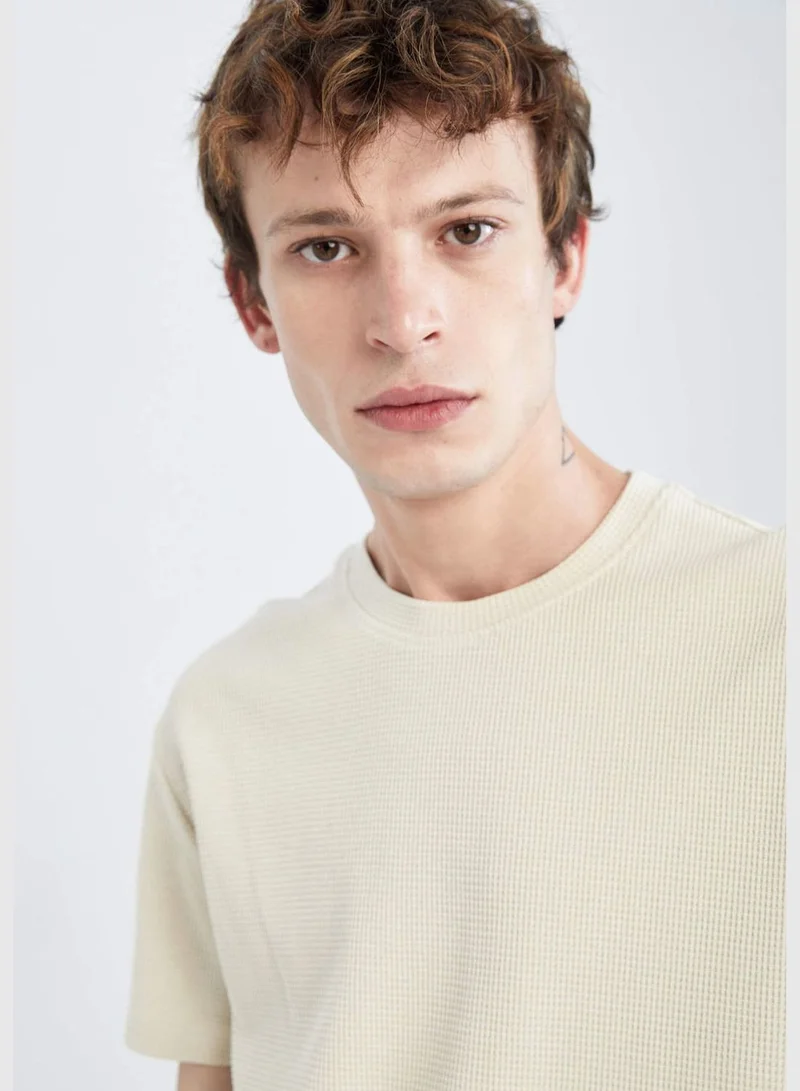 ديفاكتو Regular Fit Short Sleeve T-Shirt