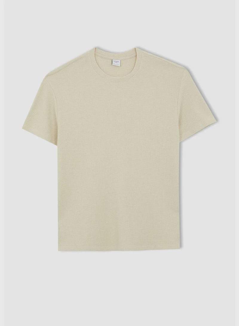 ديفاكتو Regular Fit Short Sleeve T-Shirt