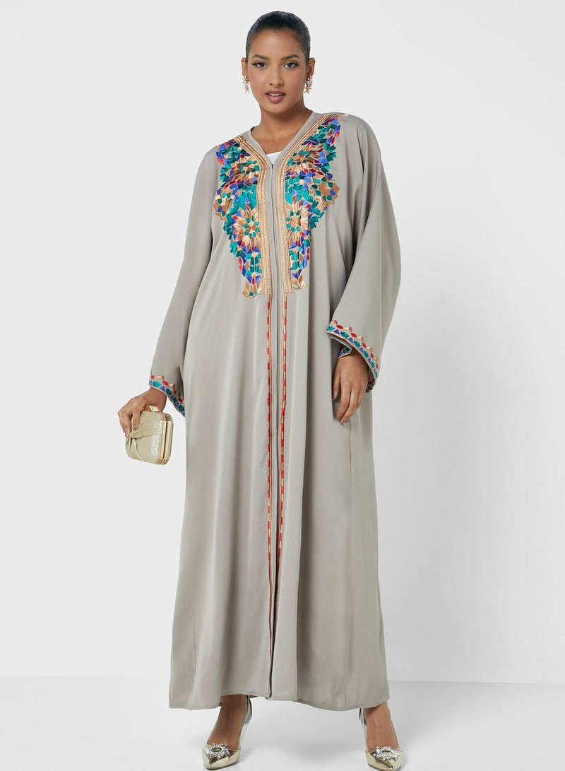 آرا عباية مطرزة بأكمام واسعة - Image 1
