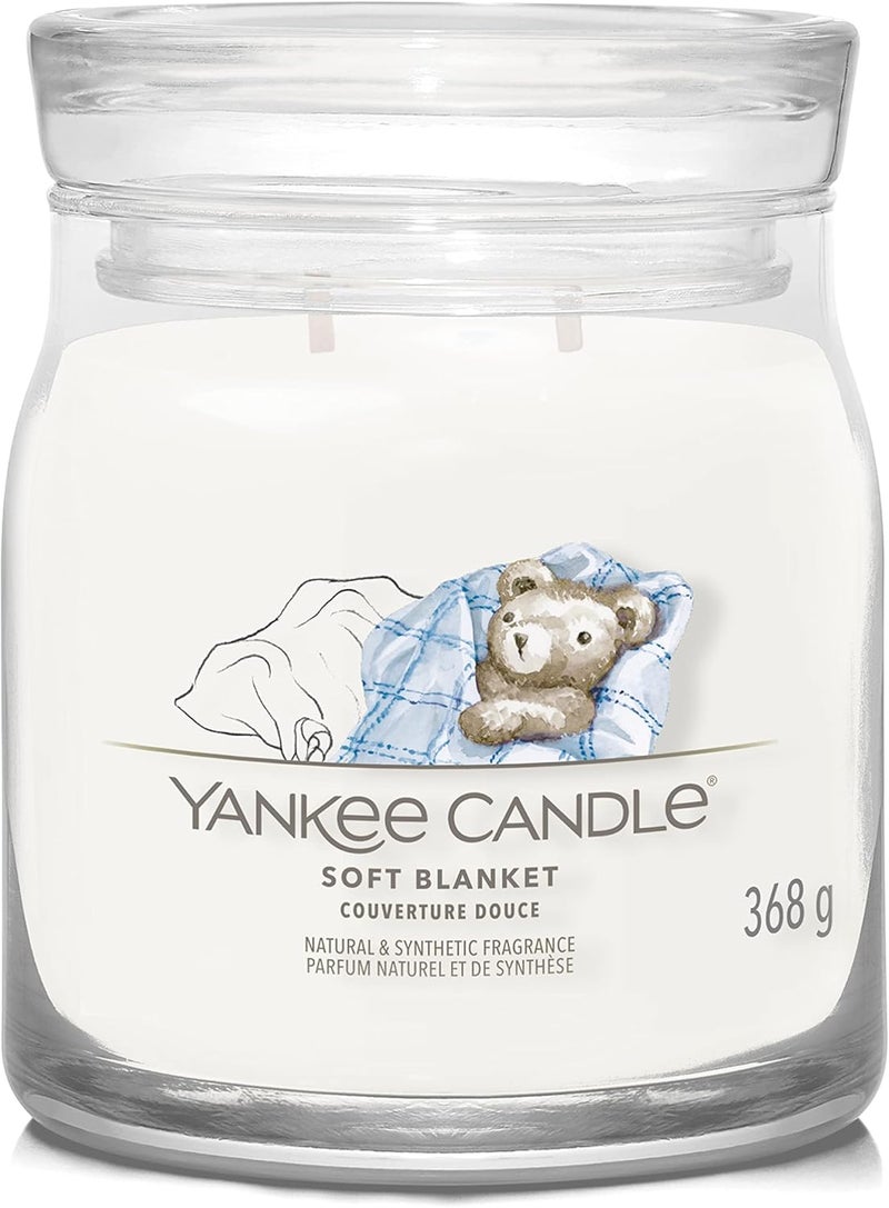 YANKEE CANDLE شمعة جرة معطرة بتوقيع - 368غ | بطانية ناعمة - شمعة معطرة | شمعة ذات فتيلين - Image 1