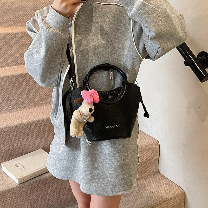 Korean Style Simple Elegant Large Capacity Vegetable Basket Bag Women'S Fashionable Soft Leather Portable Tote Bag Bucket Bag - Image 4