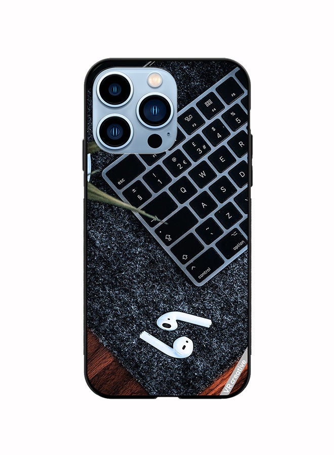 VR CREATIVE غطاء واقي لجهاز آيفون 13 برو مع تصميم لوحة المفاتيح متعدد الألوان - Image 1