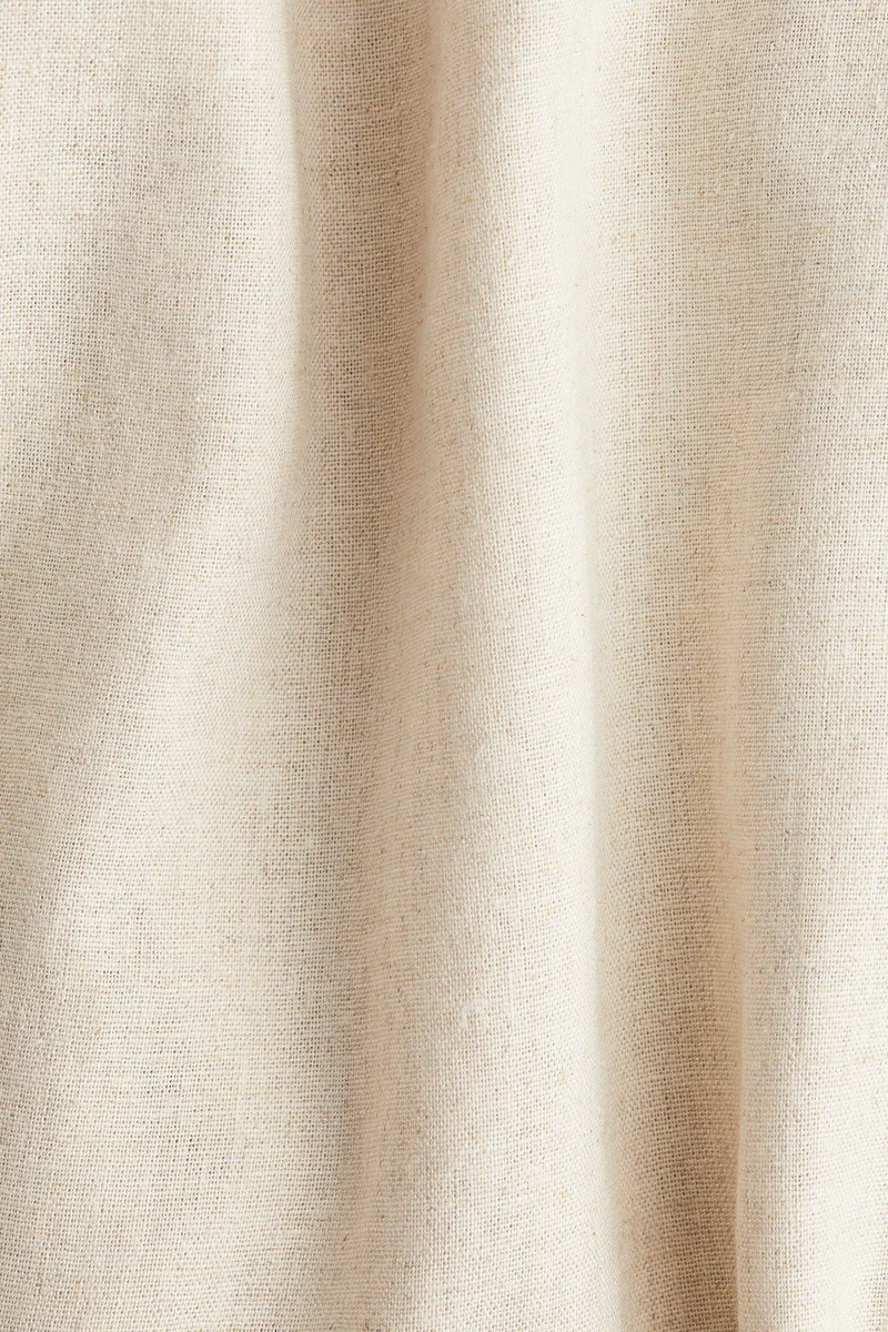 اتش اند ام شورت بتصميم تنورة من مزيج الكتان