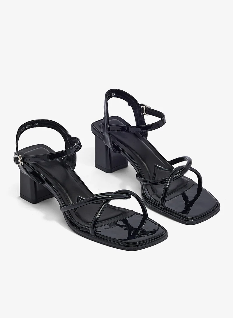 جينجر صنادل بكعب