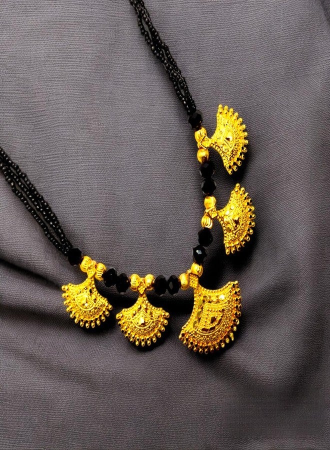 Elleva Small Mangalsutra Tanmaniya Necklace for Women Stylish Traditional Necklace set for Wedding | Black Beads Mangalsutra Combo set 3, Gold (Pack of 1) (Combo-05) - Image 3