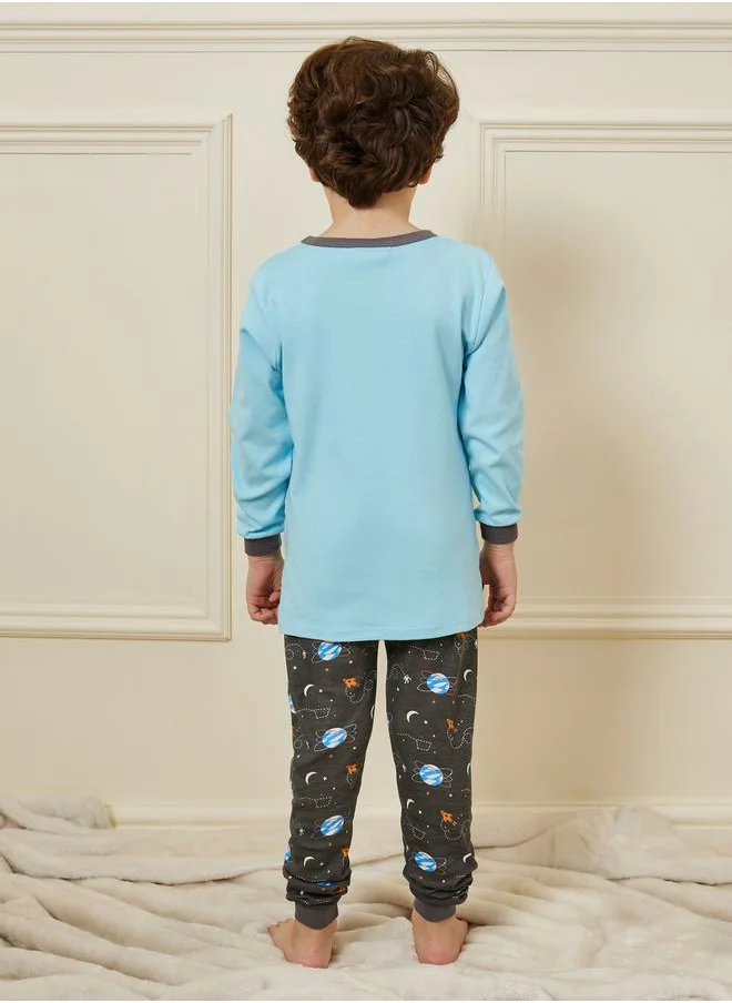 ستايلي Graphic Print T-Shirt & Pyjama Set