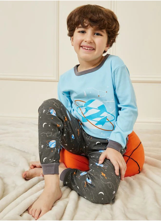 ستايلي Graphic Print T-Shirt & Pyjama Set