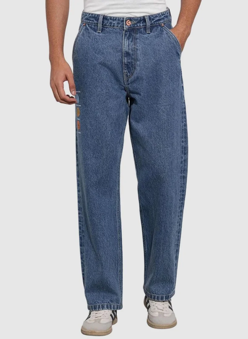Men Classic Regular Fit Mid-Rise Light Fade Stretchable Jeans