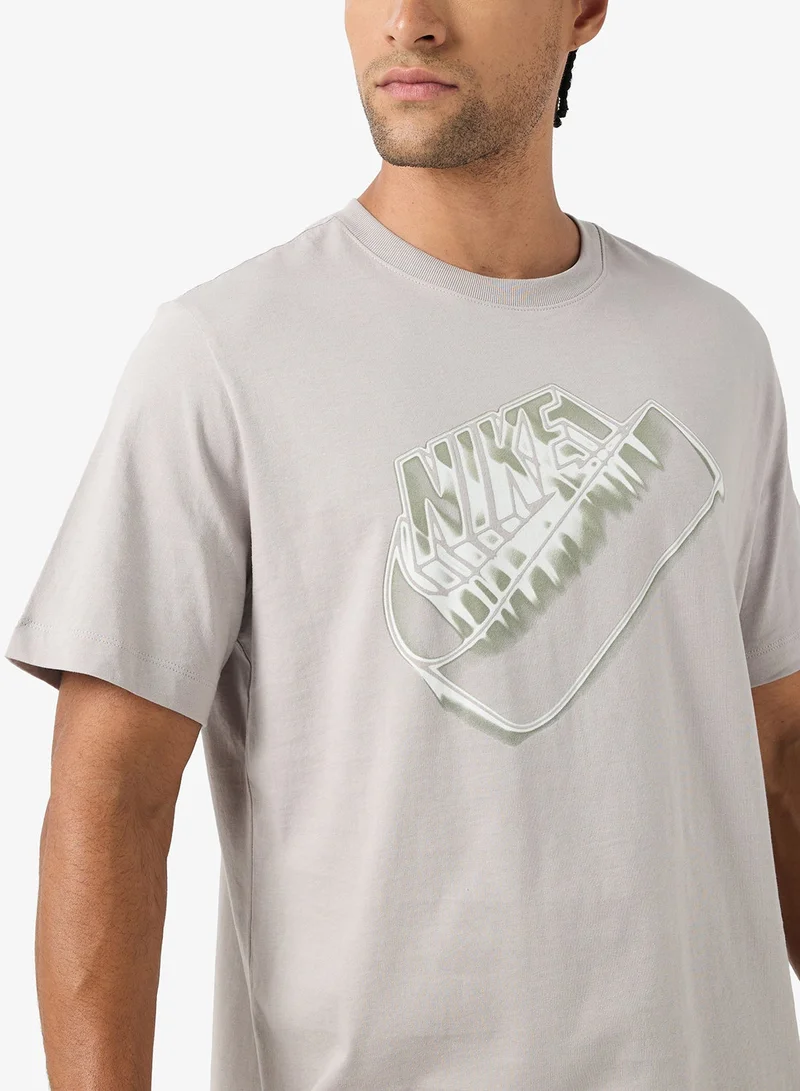 Nike COLLEGE GREY Nsw Standard Blur Futura T-Shirt for Men | Best Price UAE