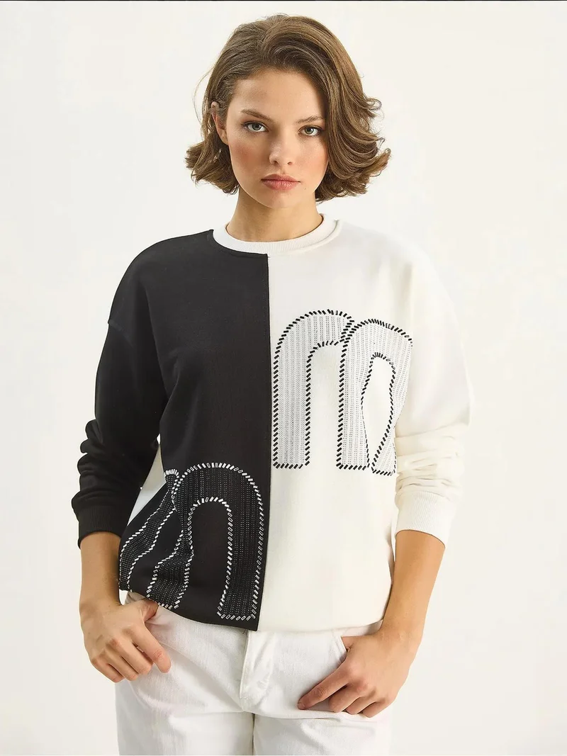 بيانكو لوتشي سويت شيرت  بطبعة شعار كبير بياقة دائرية