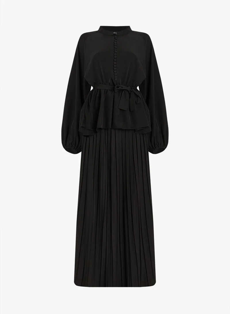 خزانة تونيك مقاس كبير مع تنورة مطوية