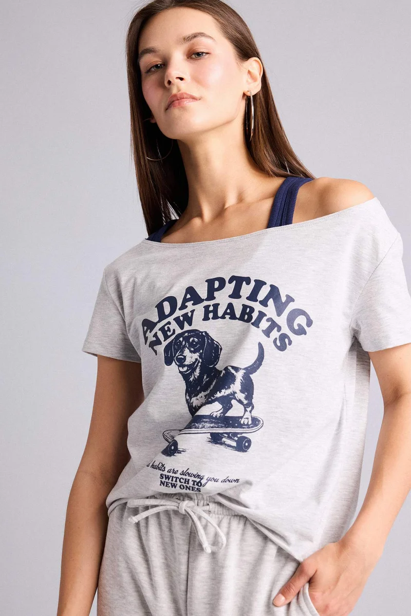 ديفاكتو Boxy Fit Boat Collar Printed Short Sleeve T-Shirt