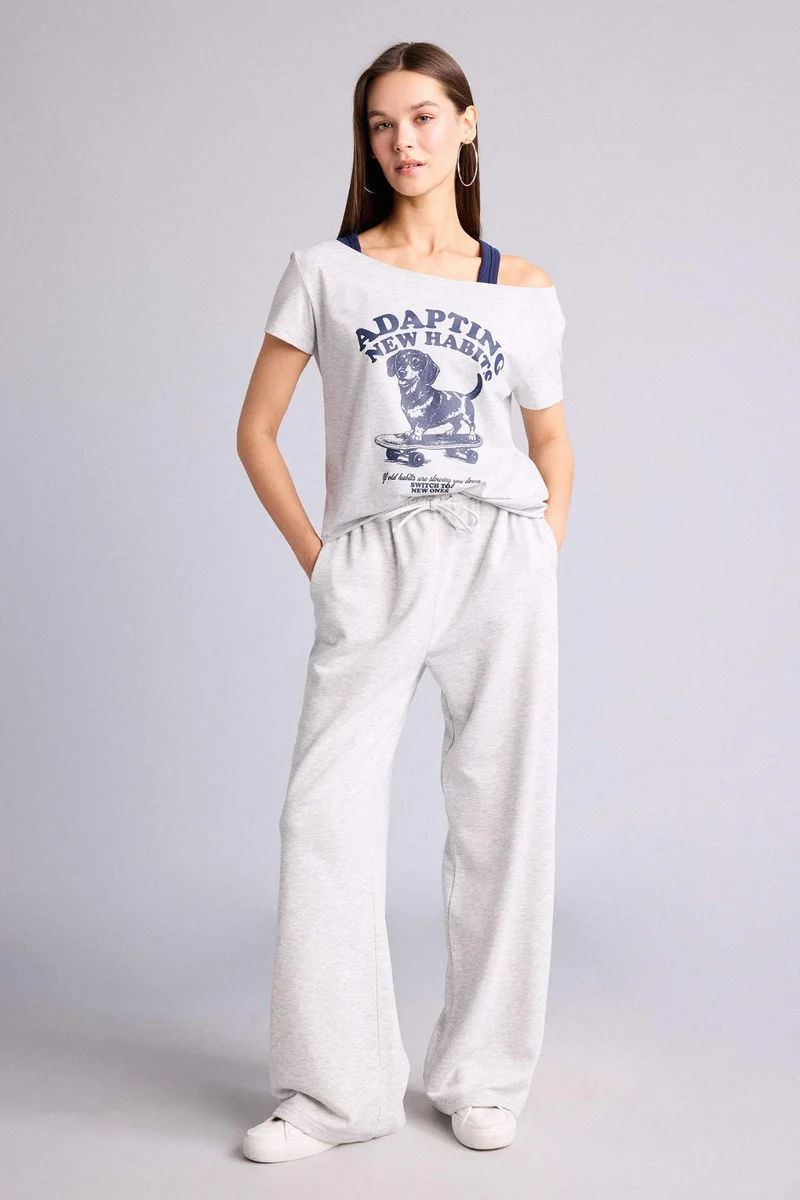 ديفاكتو Boxy Fit Boat Collar Printed Short Sleeve T-Shirt