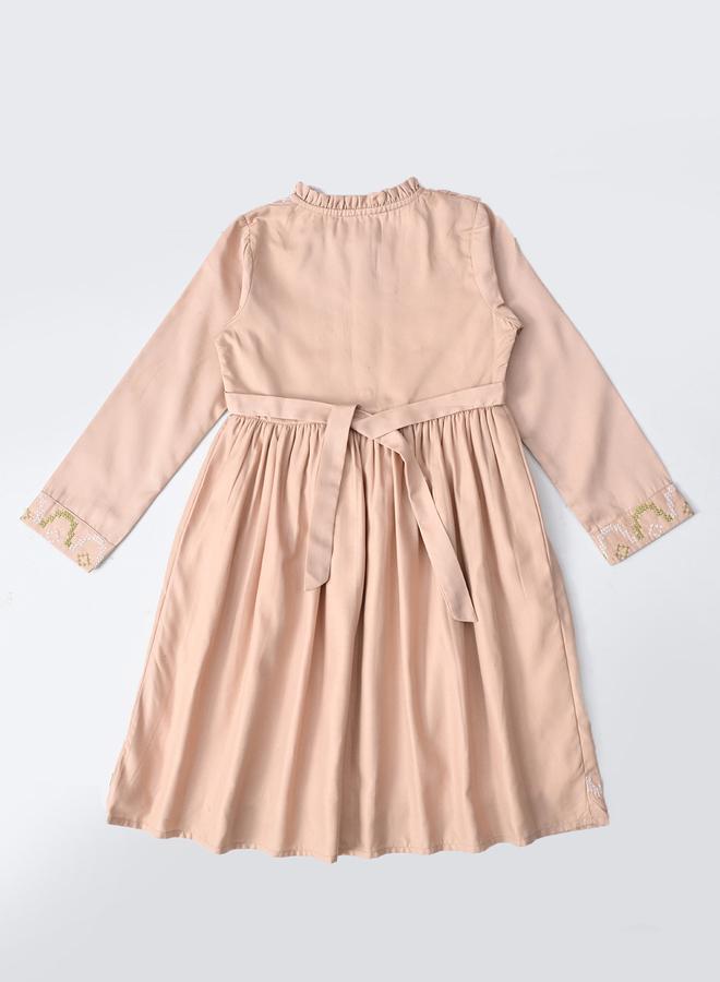 بيلا مودا فستان قطن مطرز بأكمام 3/4 من بيلا مودا بياقة وأزرار أمامية - Image 3