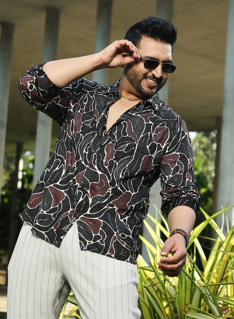 انستافاب بلس قميص رجالي مقاس بلس بنقوش أوراق الشجر باللونين الأسود والبني بياقة عريضة وأكمام طويلة بأزرار للإغلاق ومقاس مريح للارتداء اليومي
