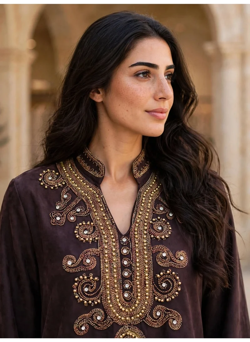 اكسا جلابية ملابس شتوية شامواه مطرزة بالخرز والكريستال للنساء من إكسا IKW1070