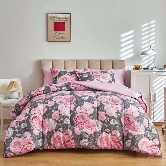 FLOWER COMFORTER SHEET SET GRAY BED IN A BAG 7 PIECES QUEEN SIZE PINK WHITE FLORAL MICROFIBER REVERSIBLE BEDDING SET 1 COMFORTER 2 PILLOW SHAMS 1 PINK FLAT SHEET 1 FITTED SHEET 2 PILLOWCASES