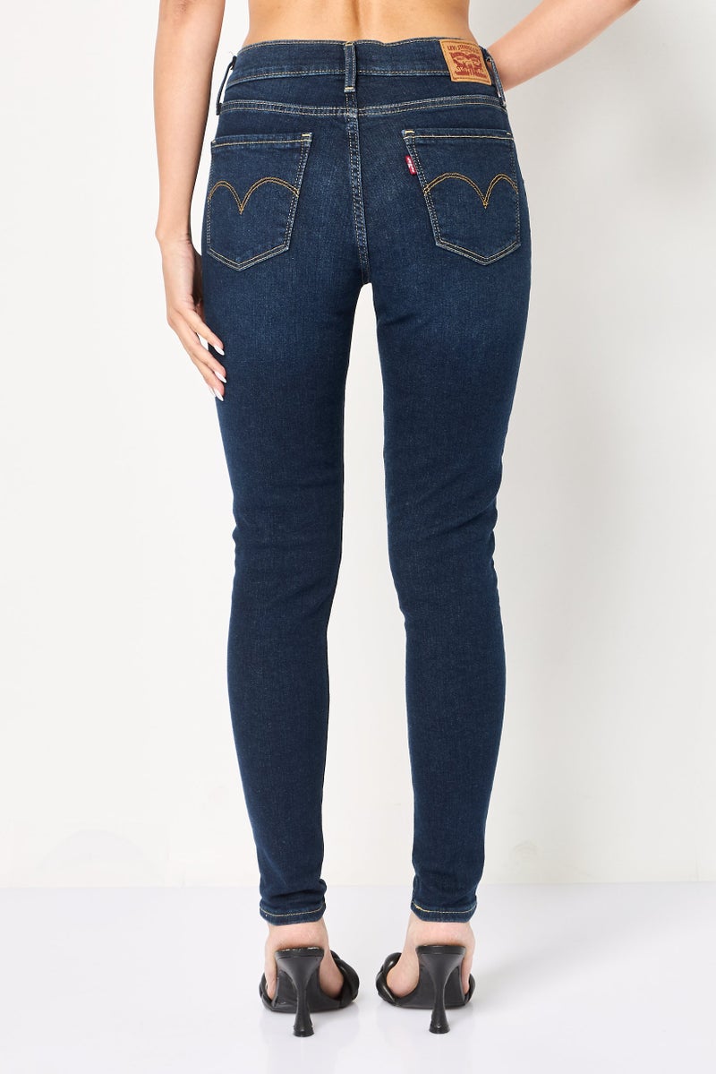 Levi's جينز نسائي ضيق مغسول قابل للتمدد، أزرق داكن - Image 4
