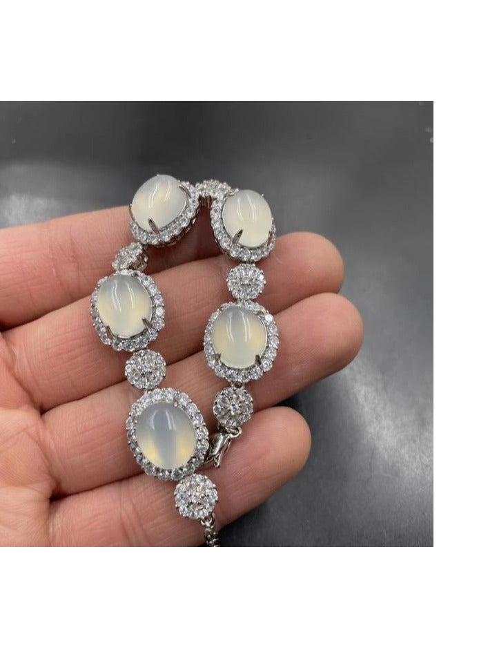 Women's Exquisite High-End Atmospheric Bracelet  - Image 1