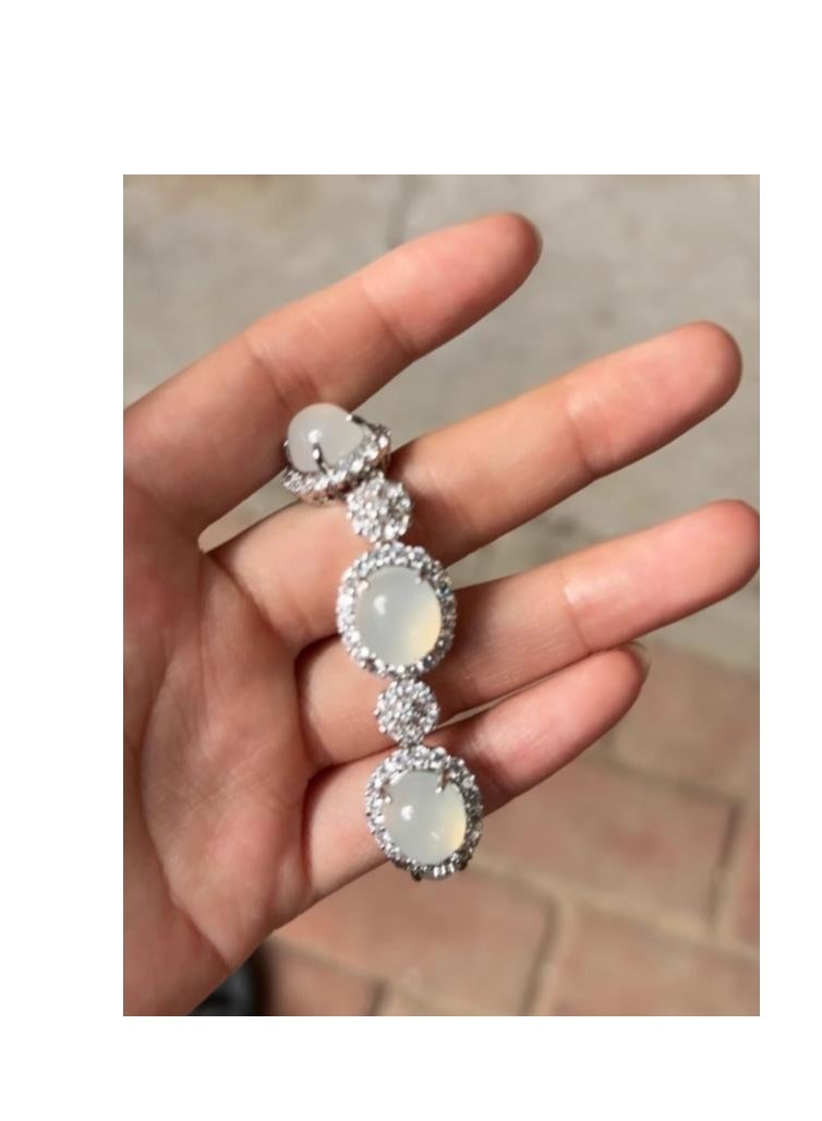 Women's Exquisite High-End Atmospheric Bracelet  - Image 2