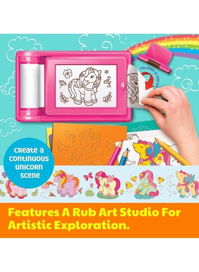 4m مجموعة فنون 4M KidzMaker لاستوديو فنون وحيد القرن – أنشئ مشاهد وحيد القرن المثالية على لفة ورق مستمرة بطول 8 م مع قوالب، وأقلام شمع، وأقلام ملونة وحقيبة حمل، نشاط فن STEAM محمول للأعمار من 4 سنوات فما فوق | 00-04799 - Image 3
