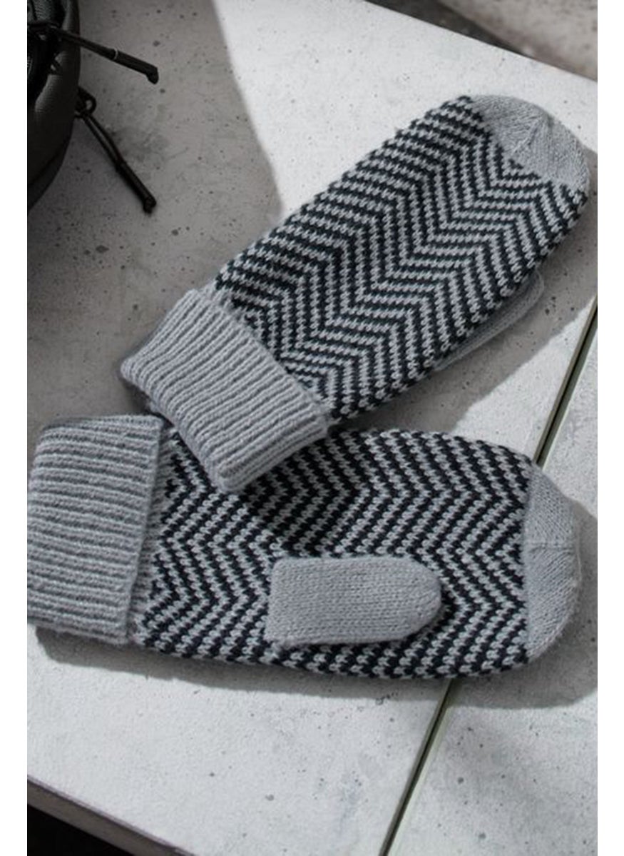 Tchibo Men Knitted Allover Print Gloves, Black  - Image 1