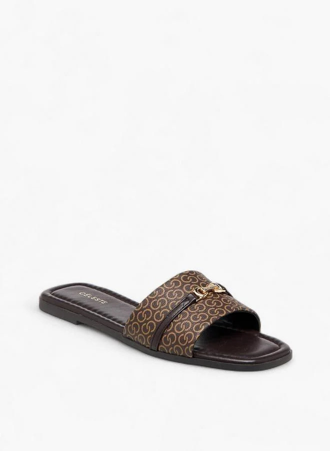 سيليست صنادل نسائية سهلة الارتداء بتفاصيل إبزيم