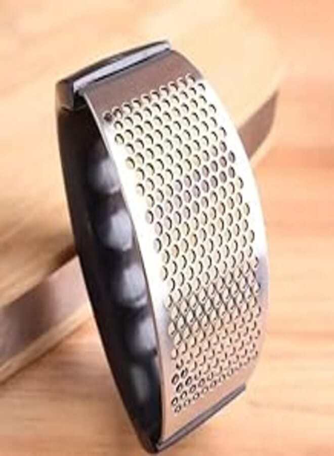 Manual garlic chopper 