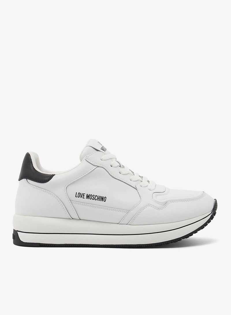 لوف موسكينو حذاء رياضي منخفض بشعار - Image 1