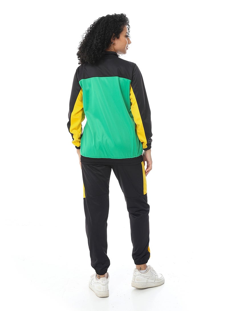 Caesar Women's two-piece sports tracksuit with a half neck and a zipper in the front  - Image 3