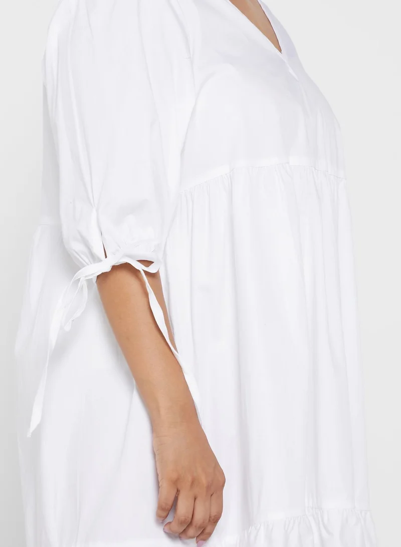 I Saw It First Curve White V Neck Smock Dress With Tie Detail