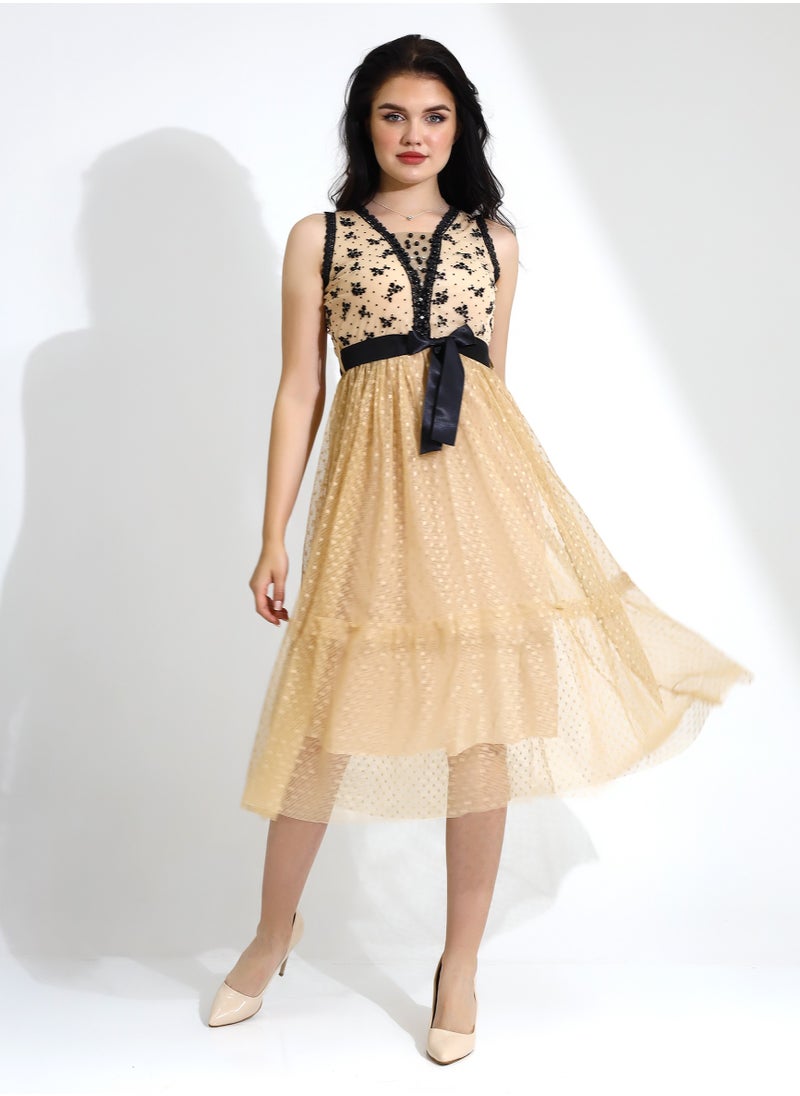 Generic - Elegant Dress With An V-Neck And High Quality - Image 1