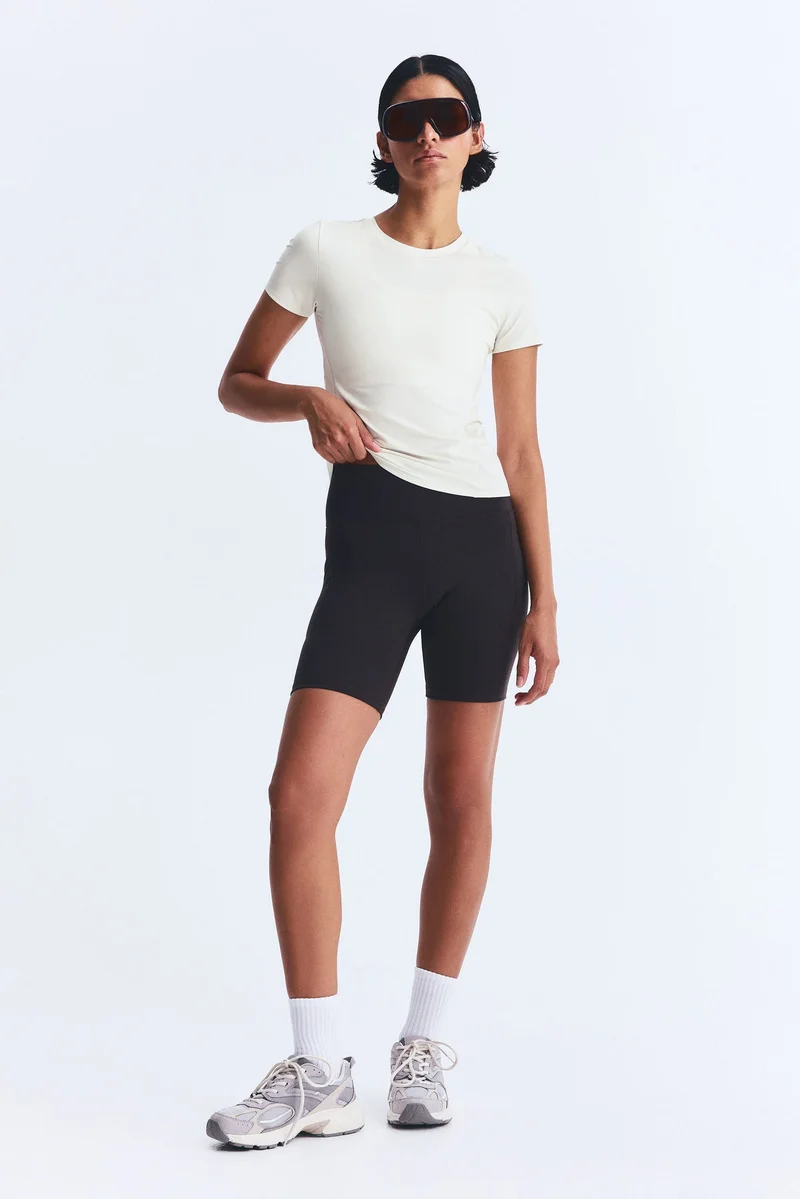 H&M Sports top in DryMove™