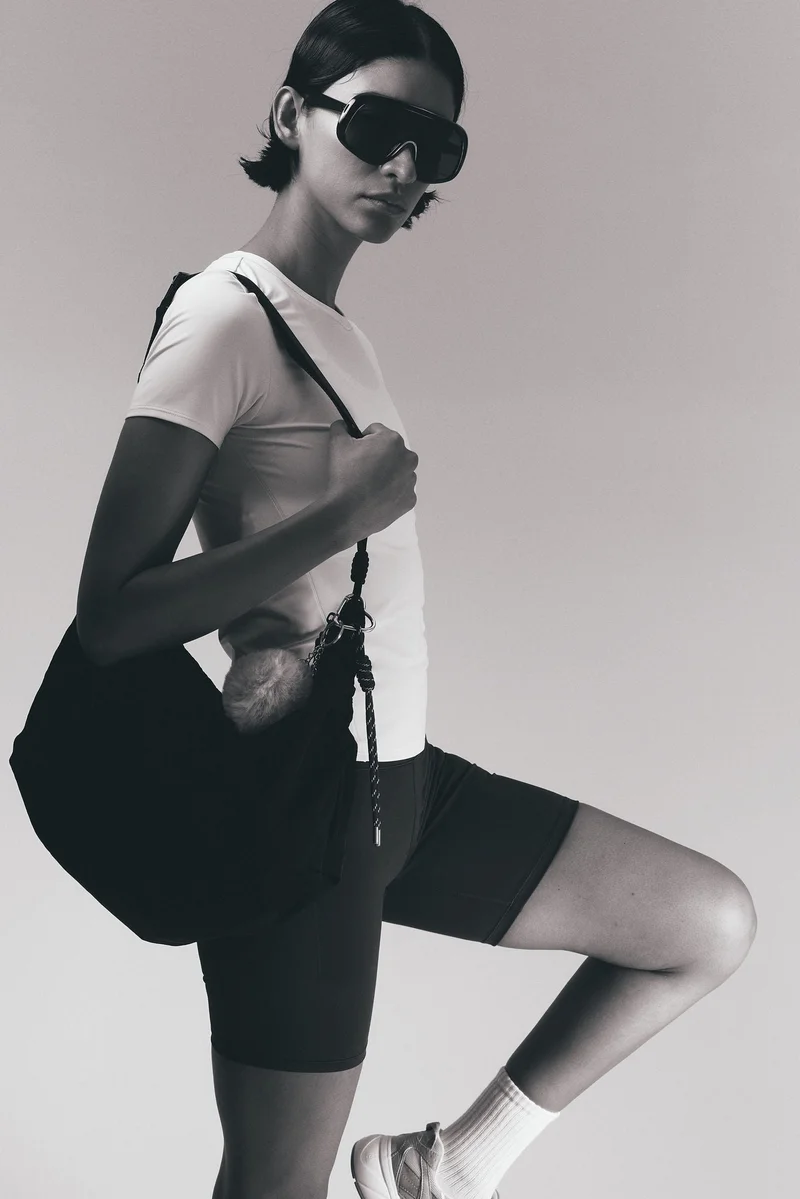 H&M Sports top in DryMove™