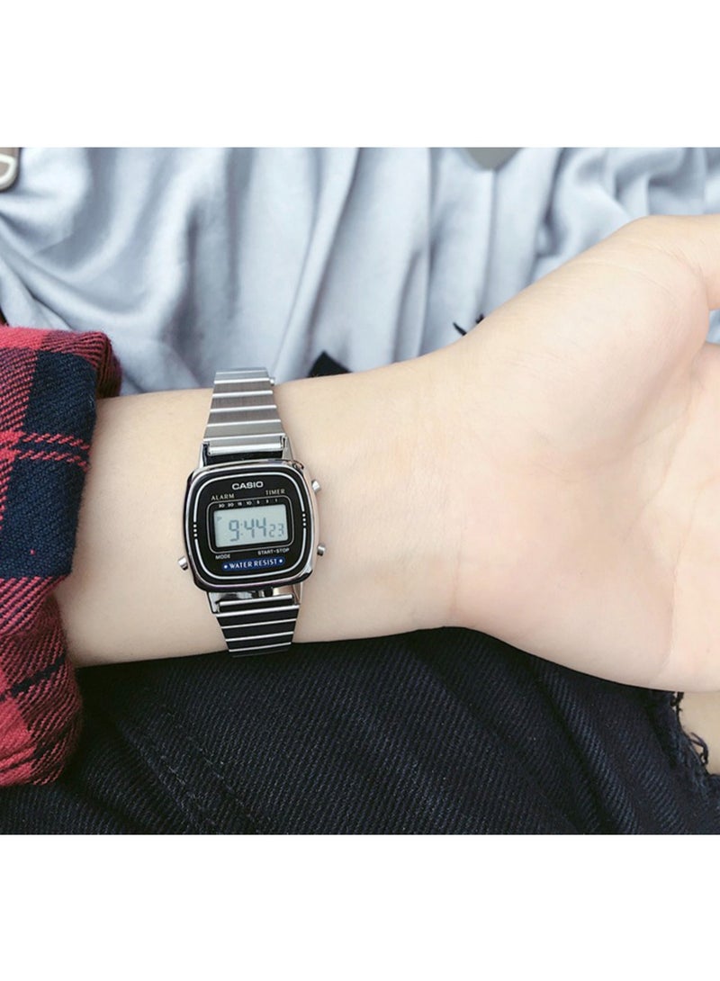 كاسيو ساعة رقمية من الفولاذ المقاوم للصدأ مقاومة للماء للنساء LA-670WA-1D - 25 مم - فضي - Image 4