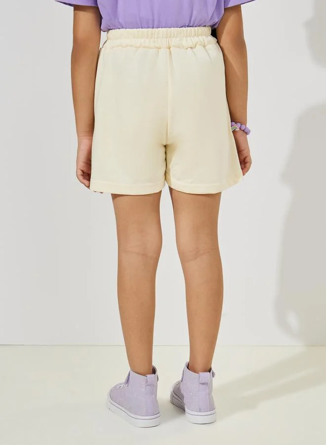 ستايلي Heart Embroidery Detail Shorts