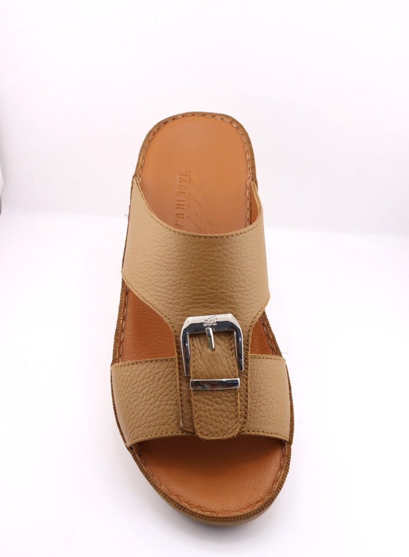 النهام نعال النهام للرجال | شبشب يومي | نعال رجالي عربي من الجلد الطبيعي بالكامل، مفتوح من الأمام ومُزين بمشبك | نعل داخلي بني | صنادل عربية خارجية | مريح وخفيف الوزن - Image 3