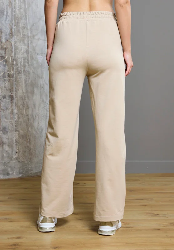 Thouq Relaxed Fit Straight Pants